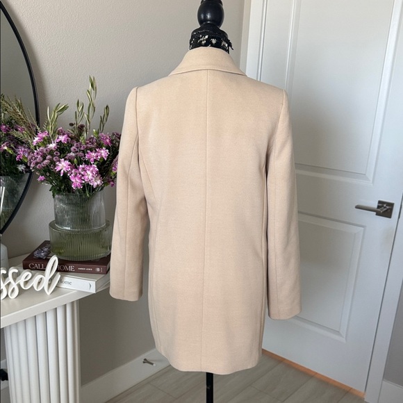 Banana Republic Tan Double-Breasted Blazer with Gold Buttons - Picture 4 of 6